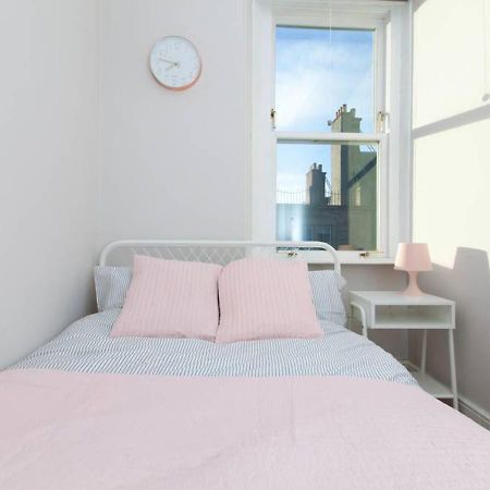 Bright And Modern Causewayside Apartment エディンバラ エクステリア 写真