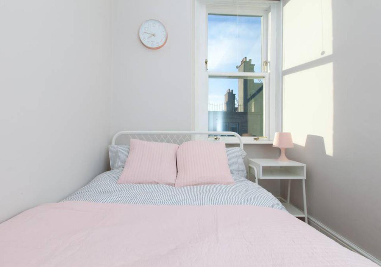 Bright And Modern Causewayside Apartment エディンバラ エクステリア 写真